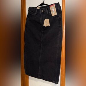 Levi's Black Denim Skirt with Back Pocket Detail Slit knee high size 26